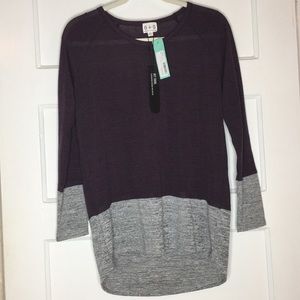 NWT Olive & Oak Shan Colorblock Hem Knit Top